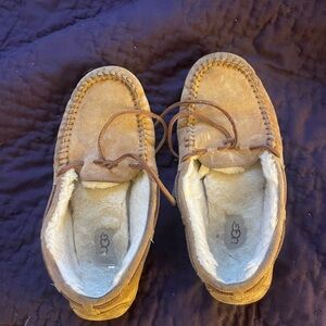 Ugg moccasin chestnut size 8